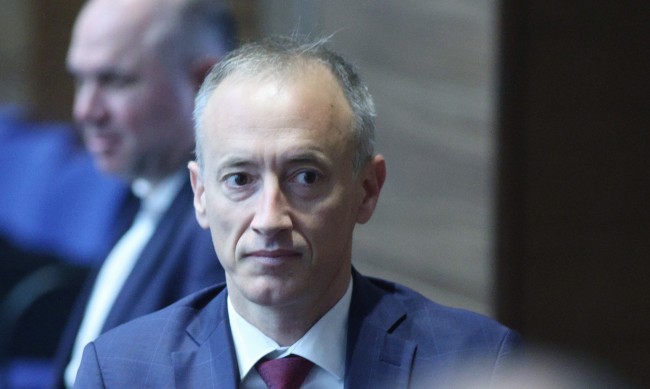 Вълчев: Ако освободим всички студенти от такси, те отново ще намалеят