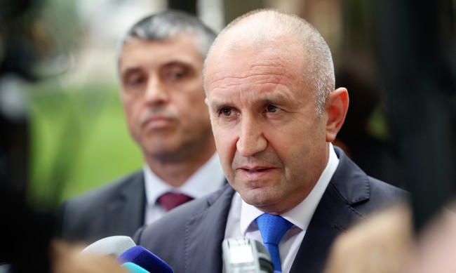Радев: Борбата за върховенството на правото е борба за начина, по който се развива България