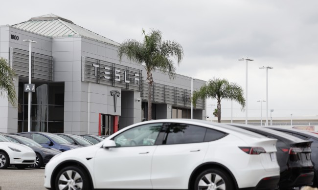 Tesla получи одобрение да изпитва системите си за безопасност в Шанхай