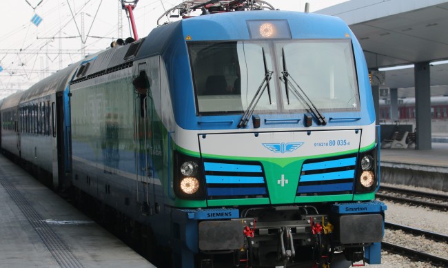 Възстановено е издаването на билети за влакове от касите в гарите