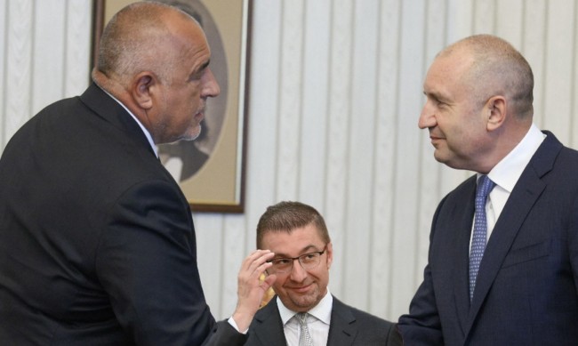 Партия на президента ще спечели 60% на следващите избори
