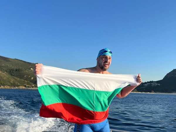 Петър Стойчев преплува и Северния канал