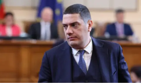 Христо Гаджев недоумява защо самолетите „Спартан“ не участват в гасенето на пожарите
