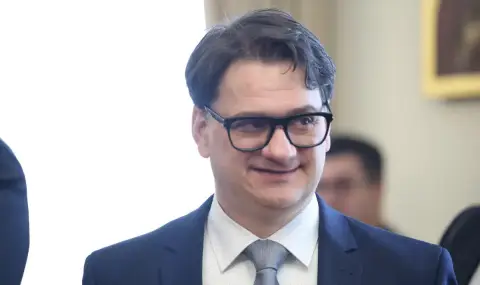 Министър Бачев: До месец ще се обявят конкурси за директори на опери и театри