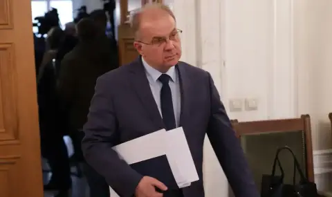 Радомир Чолаков: Скъпичко стана. В момента пазарът обира инфлацията