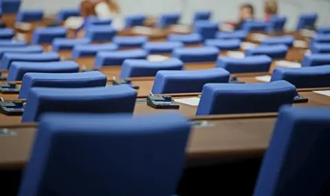 След 33 дни ваканция депутатите ще получат увеличени заплати между 7 000 и 12 000 лева