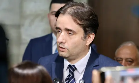 Божидар Божанов: Не виждаме усилия в правителството да развенчава митовете, а те водят до съмнения в еврото
