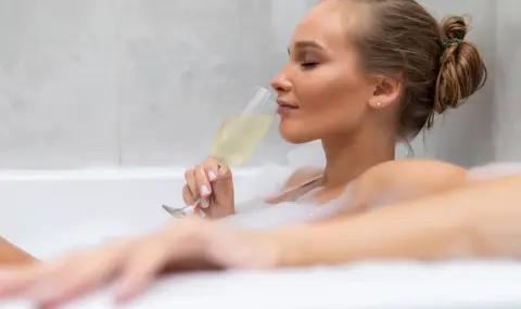 Vogue: Жената днес не иска гадже, вижда романтика в свободата на самотата