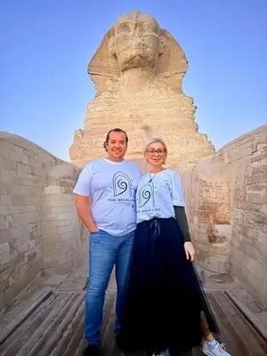 Българи затвориха Хеопсовата пирамида в Египет за медитация