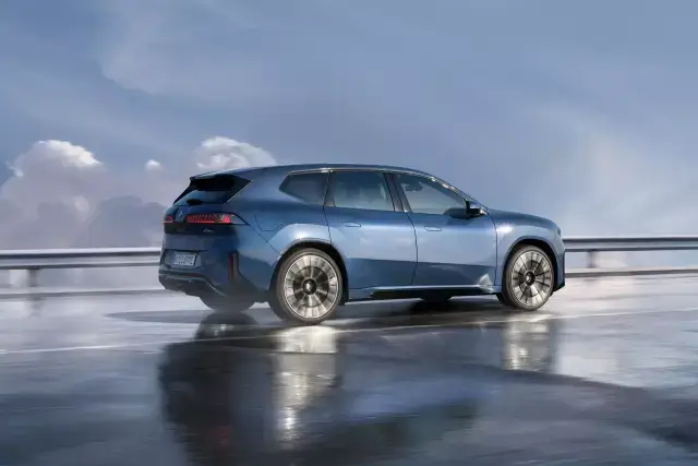 BMW представи по-евтин вариант на iX3
