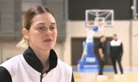 Борислава Христова блести с впечатляваща игра при убедителна победа на Атинайкос в гръцкото първенство