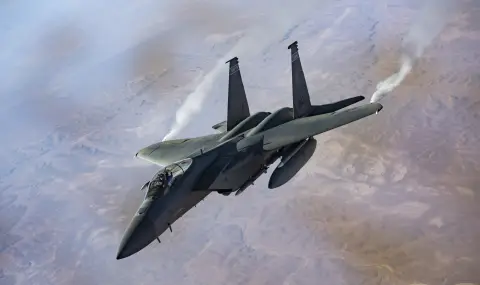 Иранска балистична ракета порази американска база в Катар