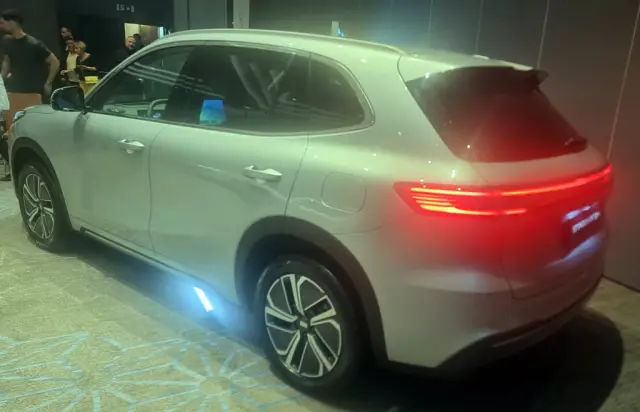 Още един бестселър от Geely „кацна“ у нас. Вижте и колко струва