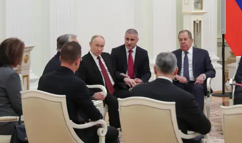 Удар по Украйна: Как Орбан и Фицо правят услуга на Путин