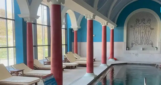 В района на Акве Калиде има четири извора с минерална вода