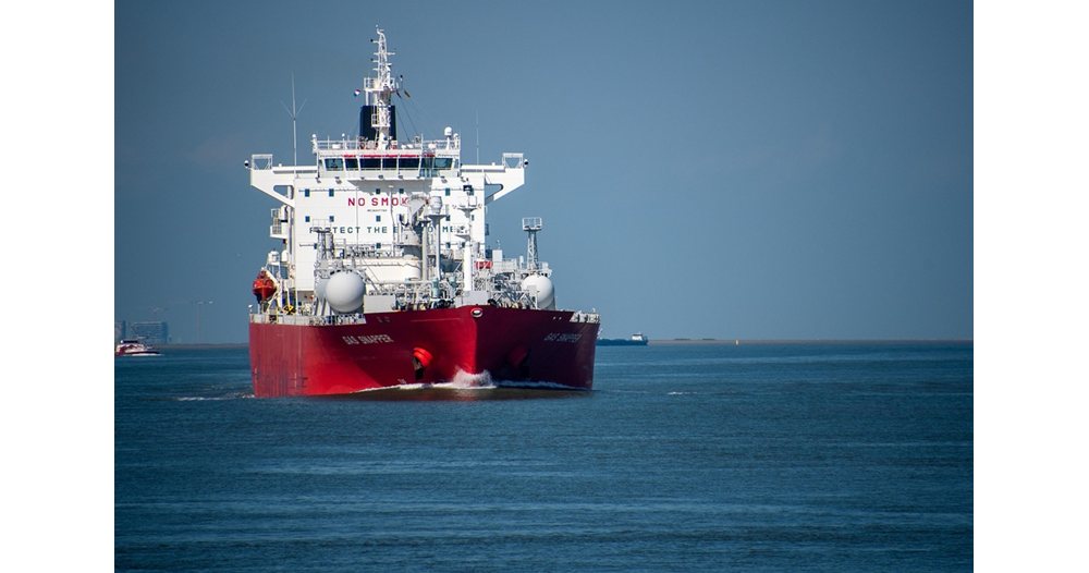 опасността в черно море: дрон разкъсва спокойствието на турски товарен кораб