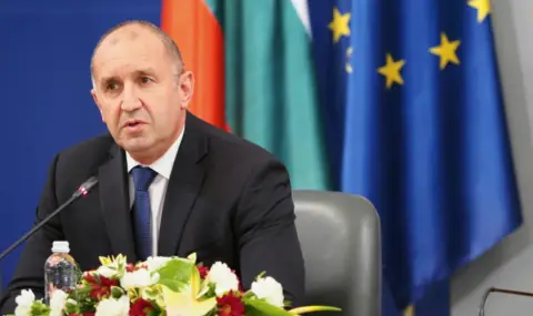 Румен Радев се среща с канцлера Мерц при първата си визита в чужбина като премиер
