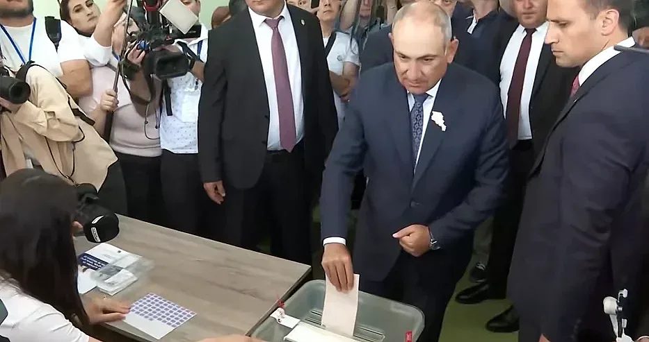 битката за ереван: две реалности, една власт