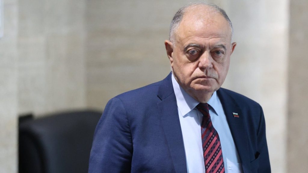 битката за президентството: гюров се подготвя за старт с широка подкрепа