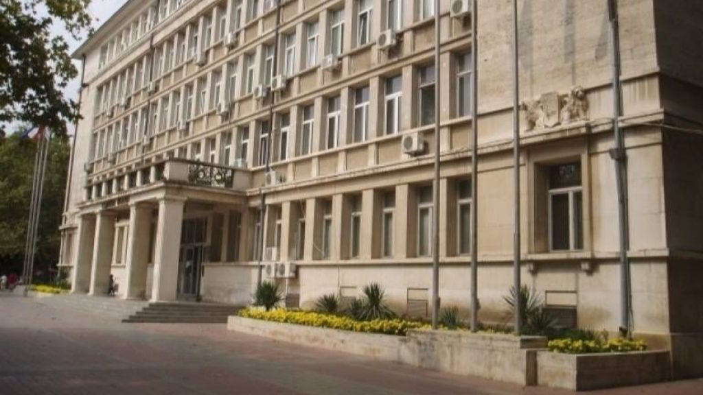драма в центъра на варна: тийнейджър кикбоксьор изпраща мъж в болница