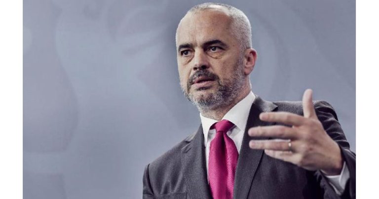 Екологичен бунт в Албания: Как „Фламинго революцията“ разтърси политическия елит