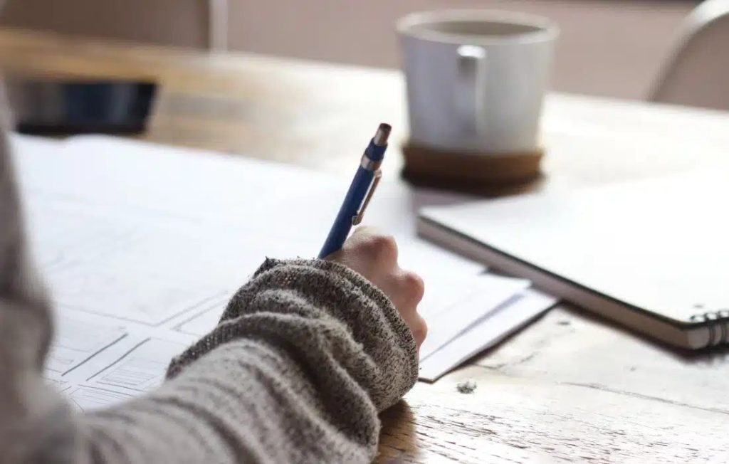 как да „хакнем“ мозъка си за по-лесно учене на чужди думи: 10 работещи стратегии