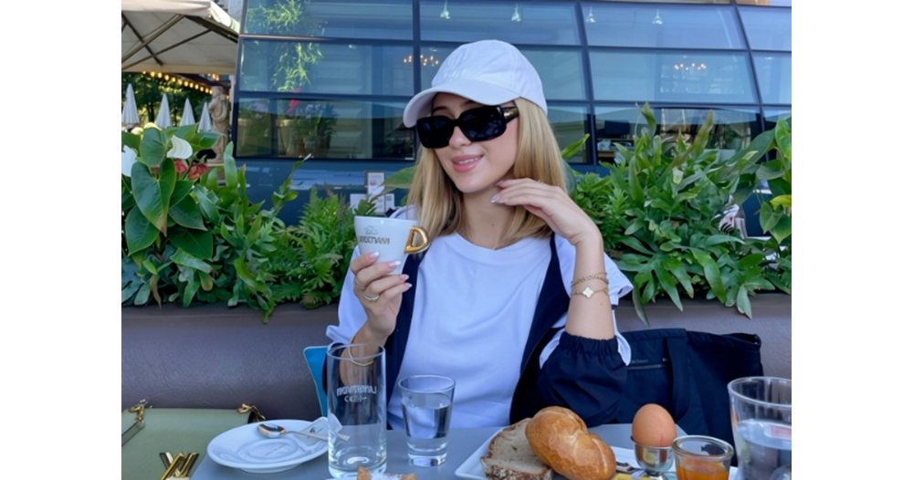 кафе, виена и три десетилетия успех: мария бакалова стана на 30