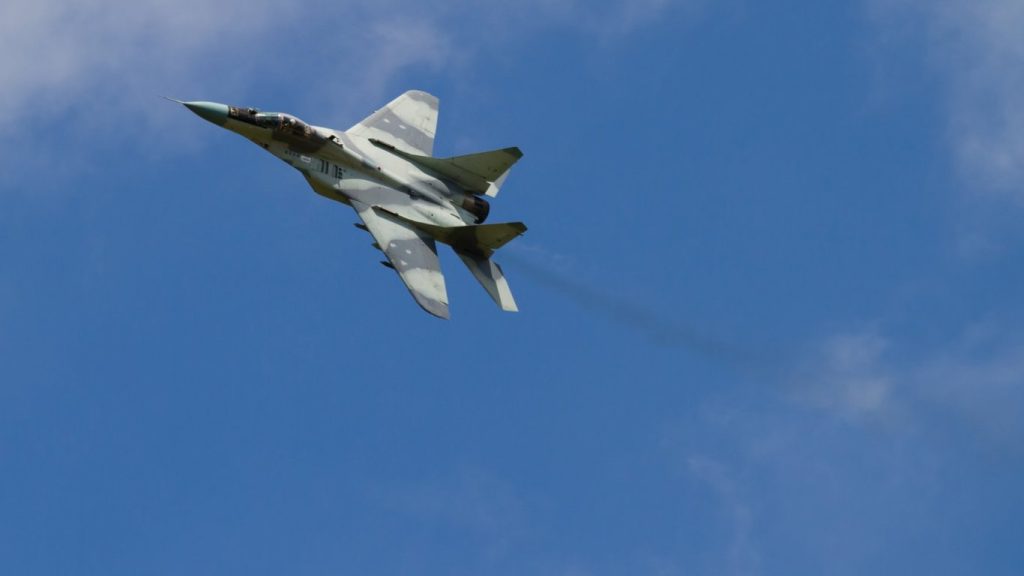 код 7500: български миг-29 излети по тревога след сигнал за опасност на борда