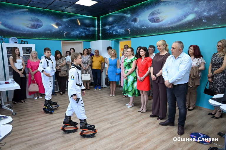 Космическо пътешествие в Сливен: Ученици откриват нов свят на науката