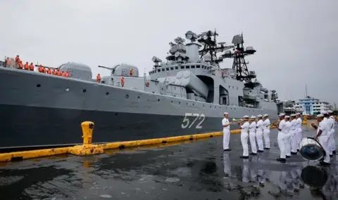 Кримският шах: Руският флот се оттегля под натиска на Украйна