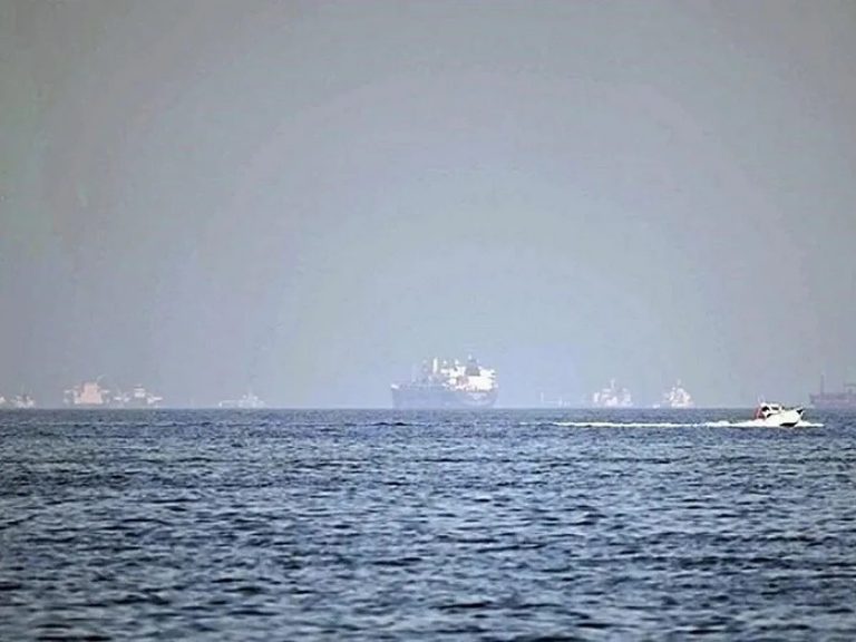 Кърваво нападение в Черно море: Риболовен кораб стана мишена на мистериозна атака