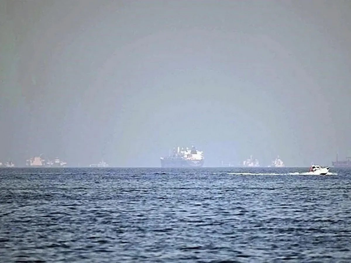 кърваво нападение в черно море: риболовен кораб стана мишена на мистериозна атака
