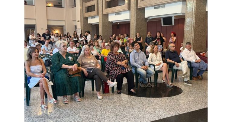 Младите звезди на театъра сияят в Русе: Триумфът на „Артмосфера“