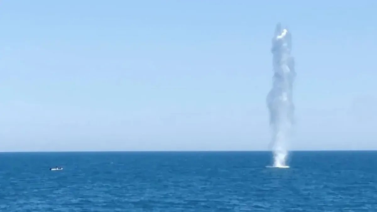 непоканен гост в черно море: военен дрон взривен от нашия флот