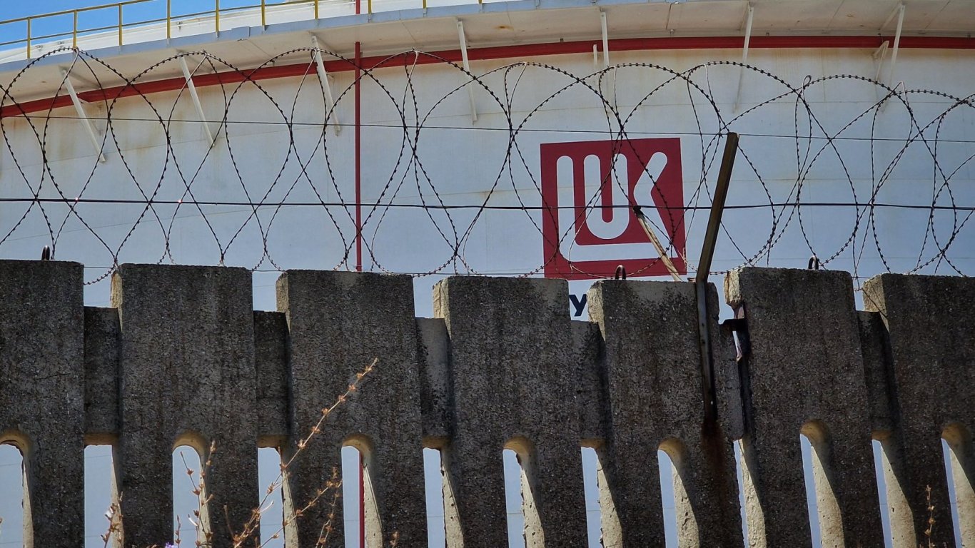 ново време за сделки с „лукойл“: вашингтон удължава крайния срок за преговорите