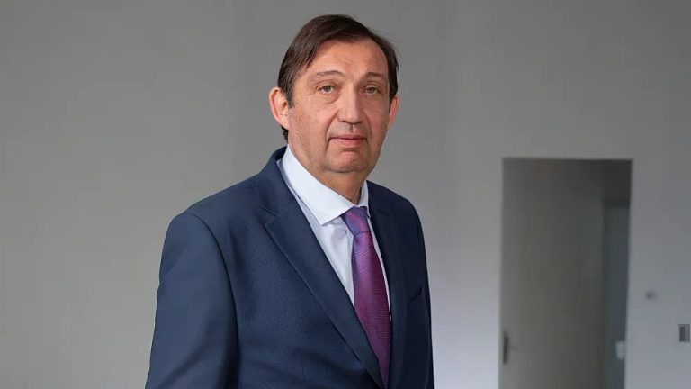 Организирана слепота и милиарди в аванс: Анатомия на инфраструктурния хаос в България