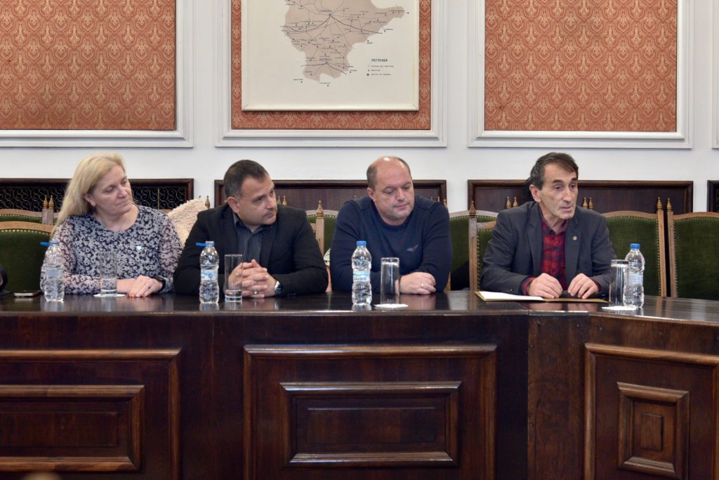от лекциите към практиката: как сливен ще задържи своите студенти