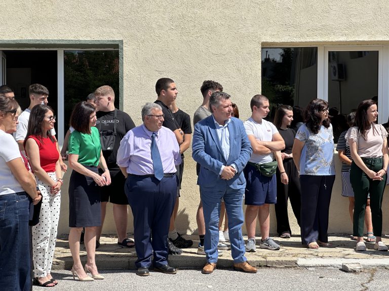 От учебниците към реалността: Модерна база за бъдещите строители в Сливен