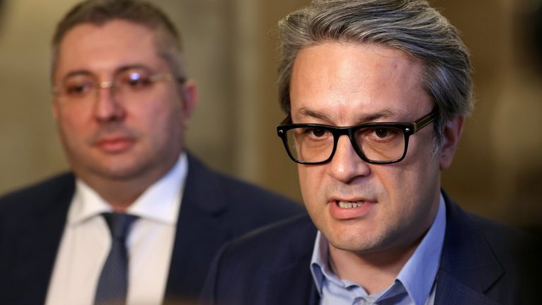 Правни войни за мантинелите: ГЕРБ атакува Иван Демерджиев
