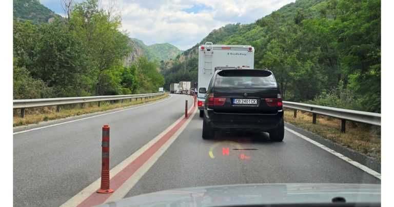 Пътят към Гърция се превърна в изпитание: Петъчен хаос в Кресненското дефиле
