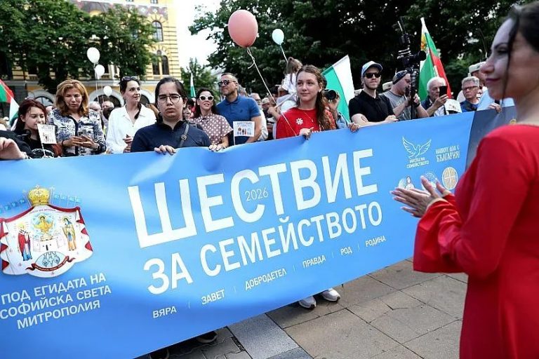 Семейството излиза от сянката на прайда: Новата стратегия на БПЦ