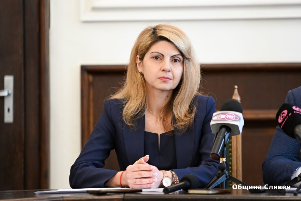 сливен се превръща в културен център: не пропускайте „сливенски огньове“!