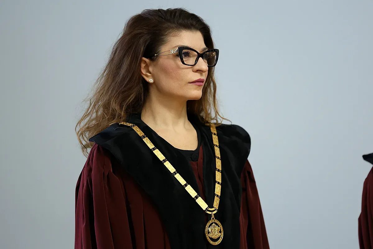 битка за истината: атанасова нарече справката на демерджиев „екселска таблица с невярно съдържание“