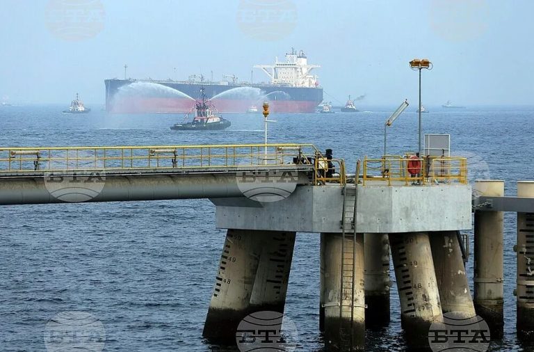 Борсата залага на мира: Брент се срива след дипломатически сигнали