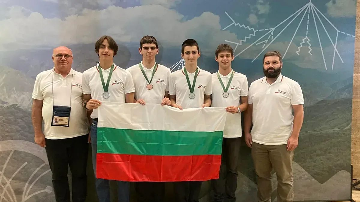 българската младеж превзе върховете на физиката: пет медала от колумбия!