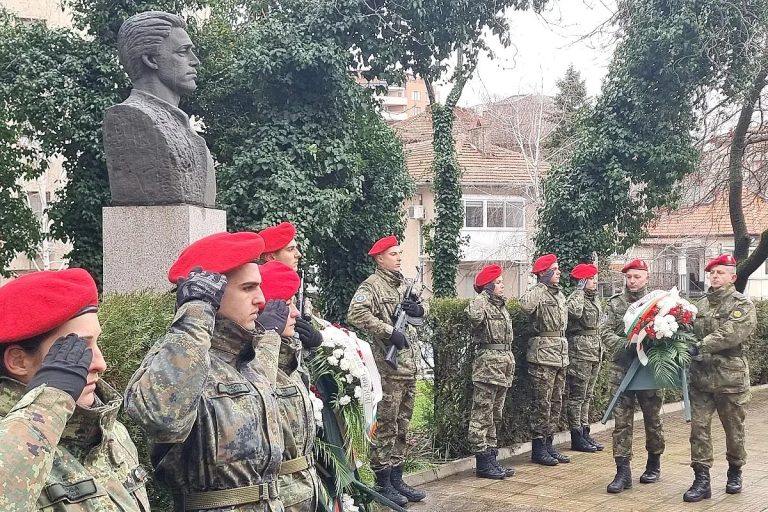 Вечността на Апостола: Как България отбелязва 189 години от раждането на Левски