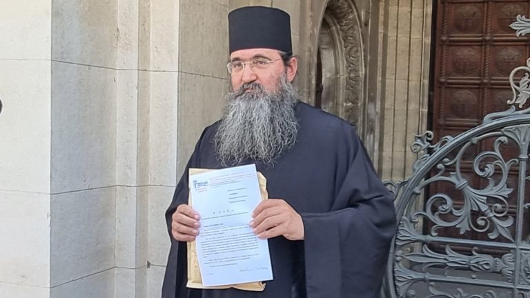 „Враг на народа“: Острите обвинения на Никанор към главата на Църквата