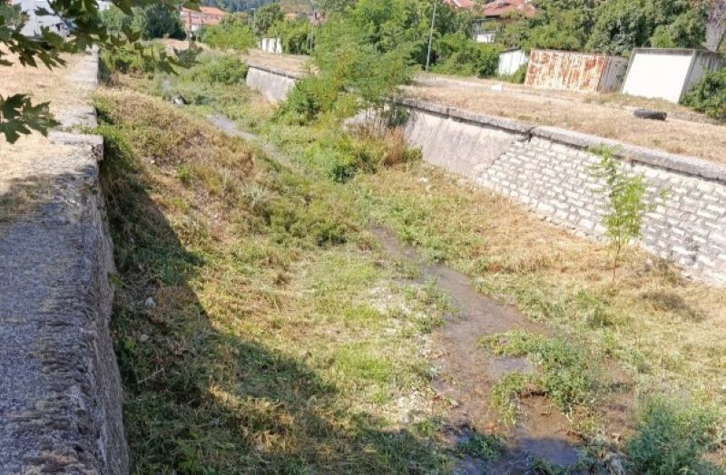 втора шанс за природата: жени от затвора в сливен почистват градските реки