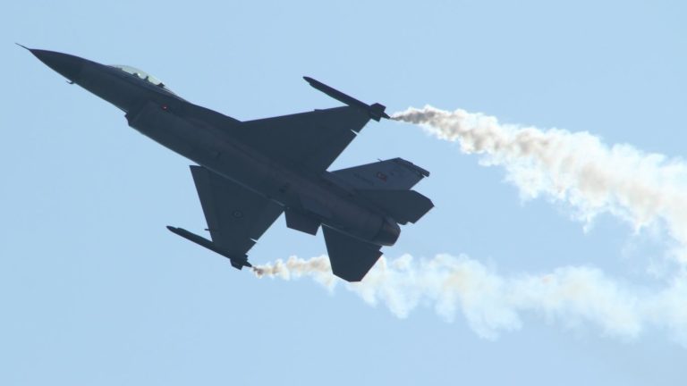 Въздушното пространство на Румъния под защита: F-16 неутрализира интрузив