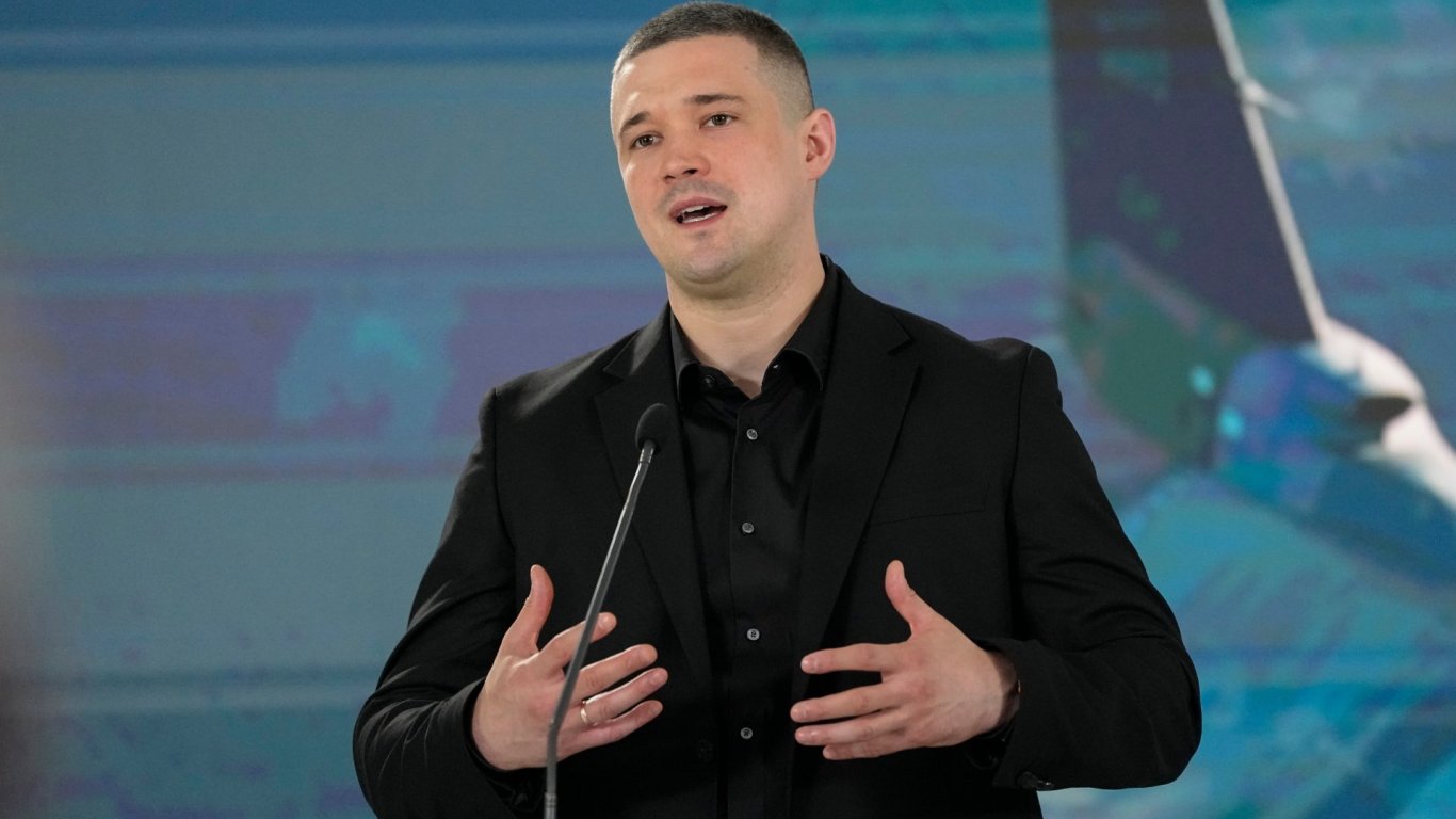 вълна от недоволство в украйна заради оттеглянето на михайло федоров